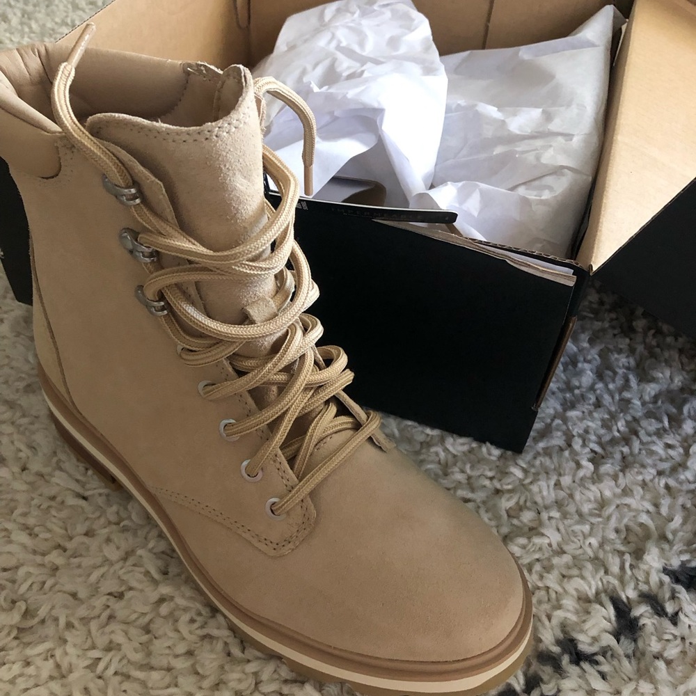 Lennox Lace STKD WP Sorel Boots
